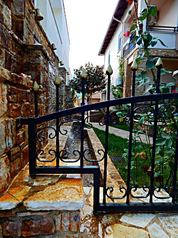 Panorama Apartments And Studios Chrisi Ammoudia Exteriör bild